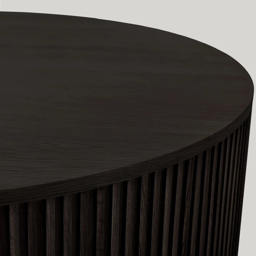 Finnley Round Wood Coffee Table Modern Sofa Center Tea Table with Reeded Detailing
