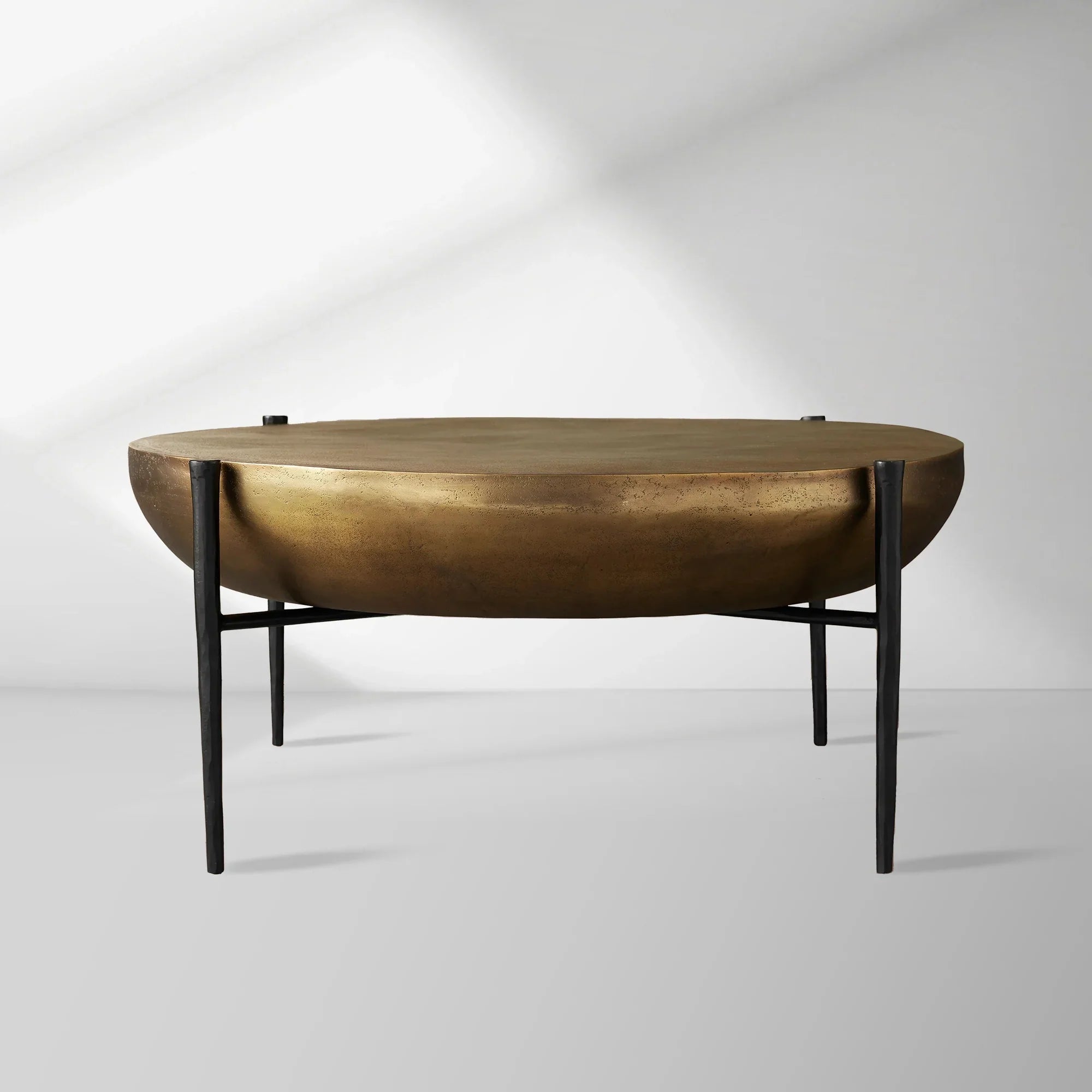 Donovan Cast Aluminum Coffee Table Round Living Room Cocktail Table Metal Top Center Tea Table