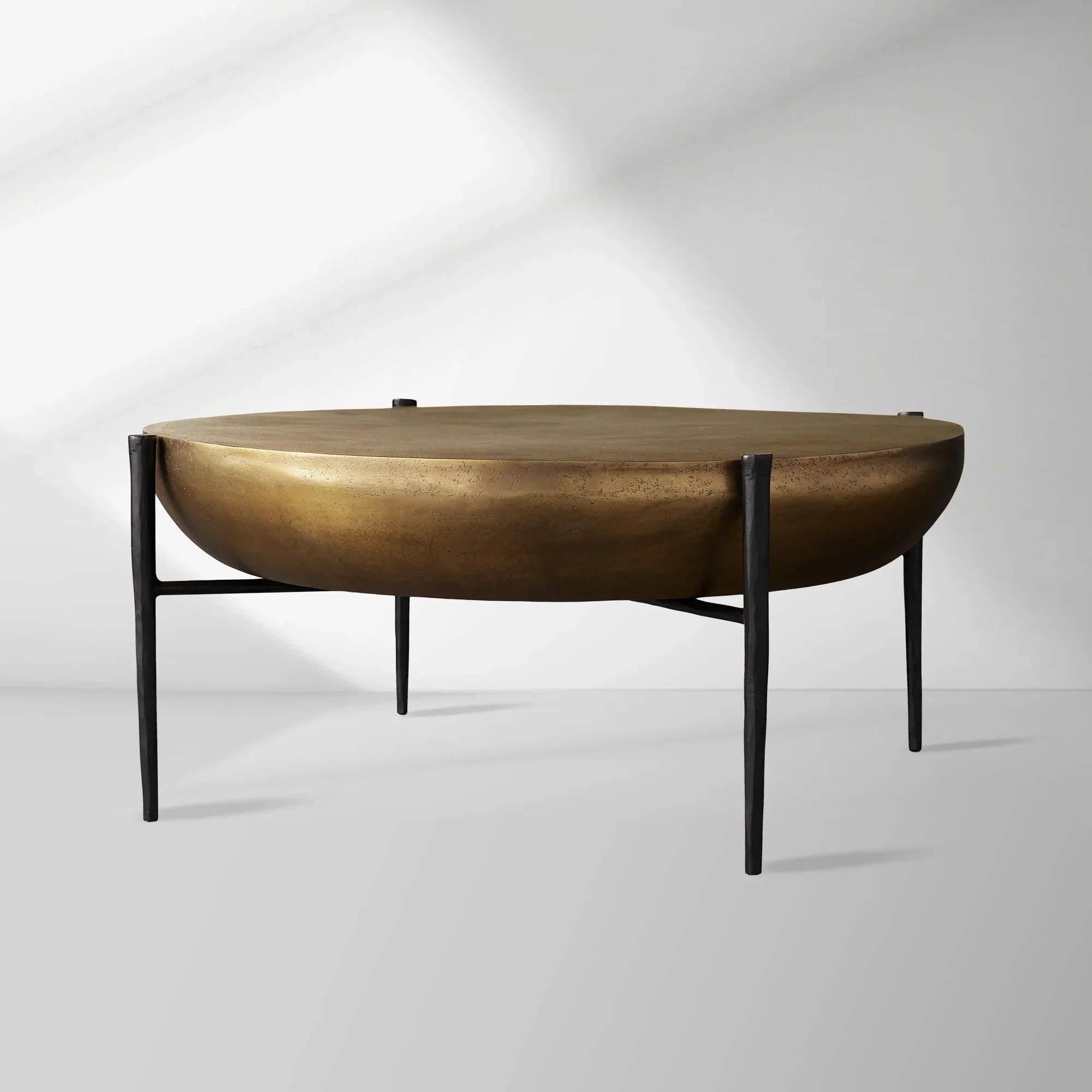 Donovan Cast Aluminum Coffee Table Round Living Room Cocktail Table Metal Top Center Tea Table